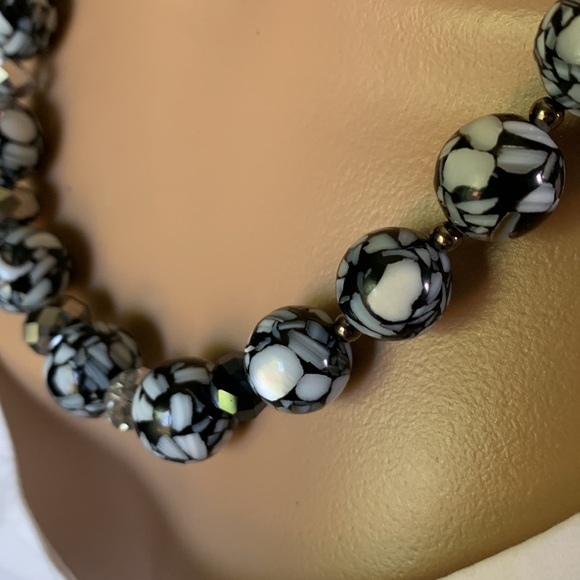18” Marble & Crystal Necklace Set - Picture 2 of 7